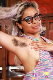 Mature & MILF Hairy Pussy Pics