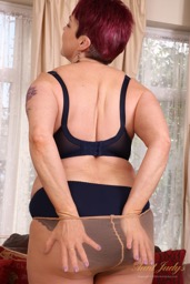 Sexy Naked Mature Ladies