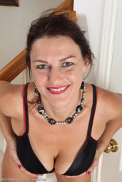 Naked Mature & Nude Moms Pussy Pics