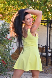 Naked Milf & Moms FTV Pictures