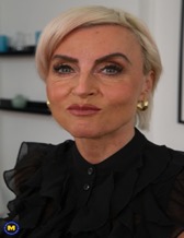 Mature & MILF Porn Pics