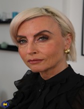 Mature & MILF Porn Pics