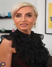 Mature & MILF Porn Pics