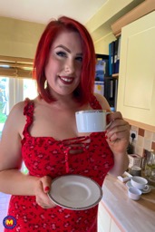 Mature & MILF Porn Pics