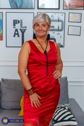 Mature & MILF Porn Pics