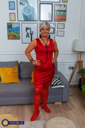 Mature & MILF Porn Pics