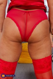 Mature & MILF Porn Pics